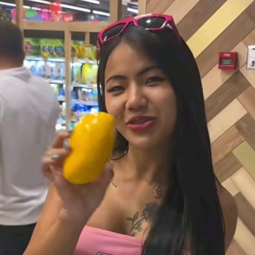 娜娜。。