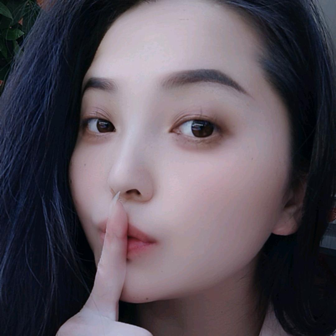 嗨！！我是莉莉