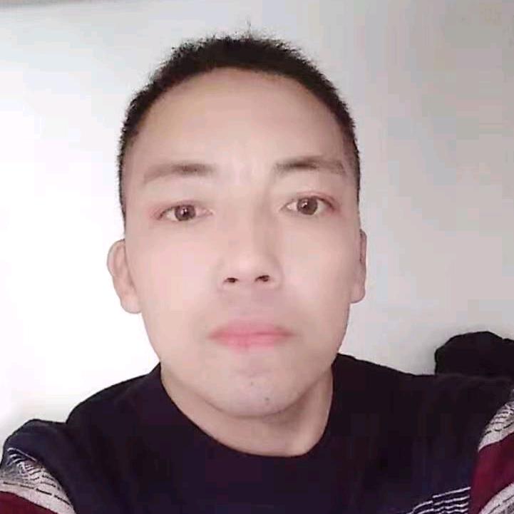 阿坤，