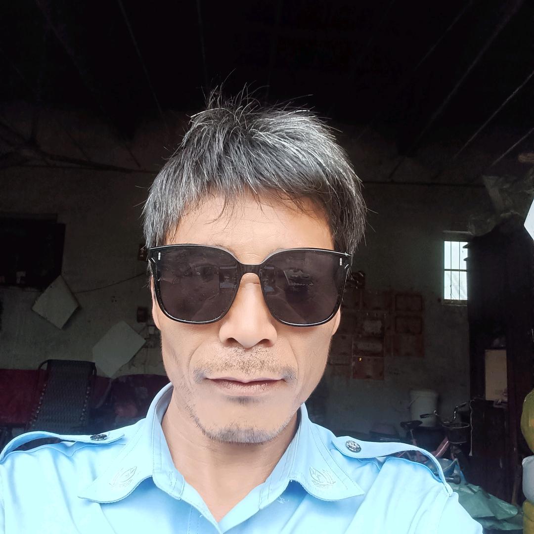 冷冰冰的心左小龙.