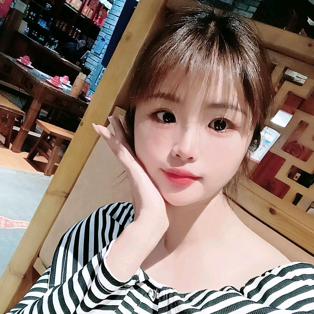 村里有个姑娘叫小芳😊