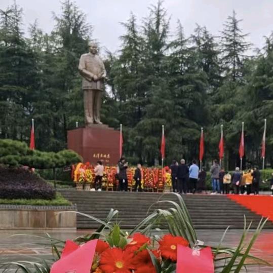 天高云淡