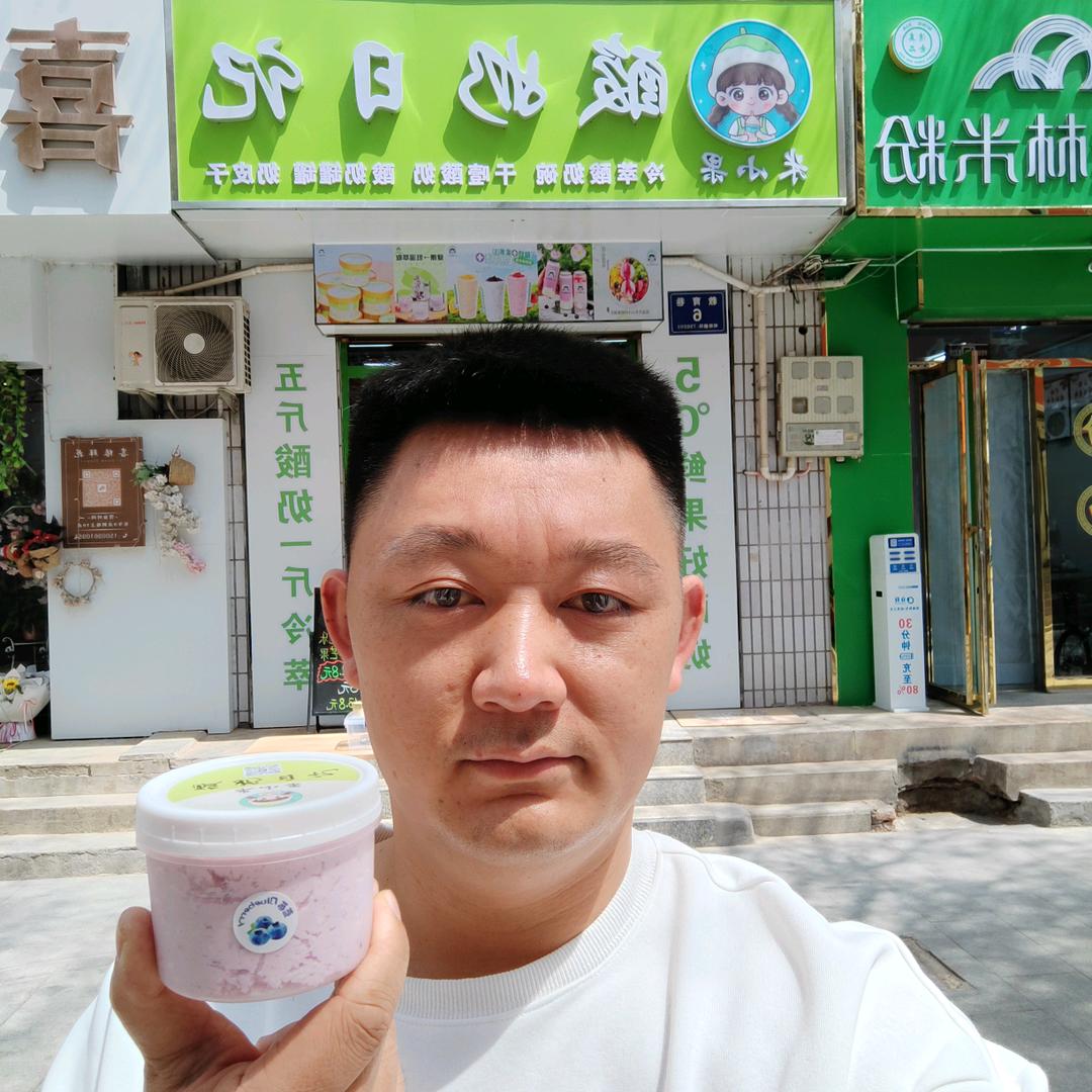 米小果酸奶日记～小龙哥