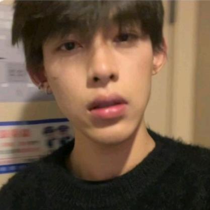 丑到被人丢炸弹