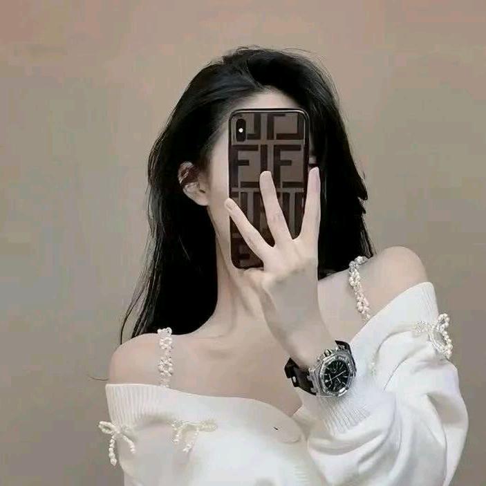 👑"y"🎀
