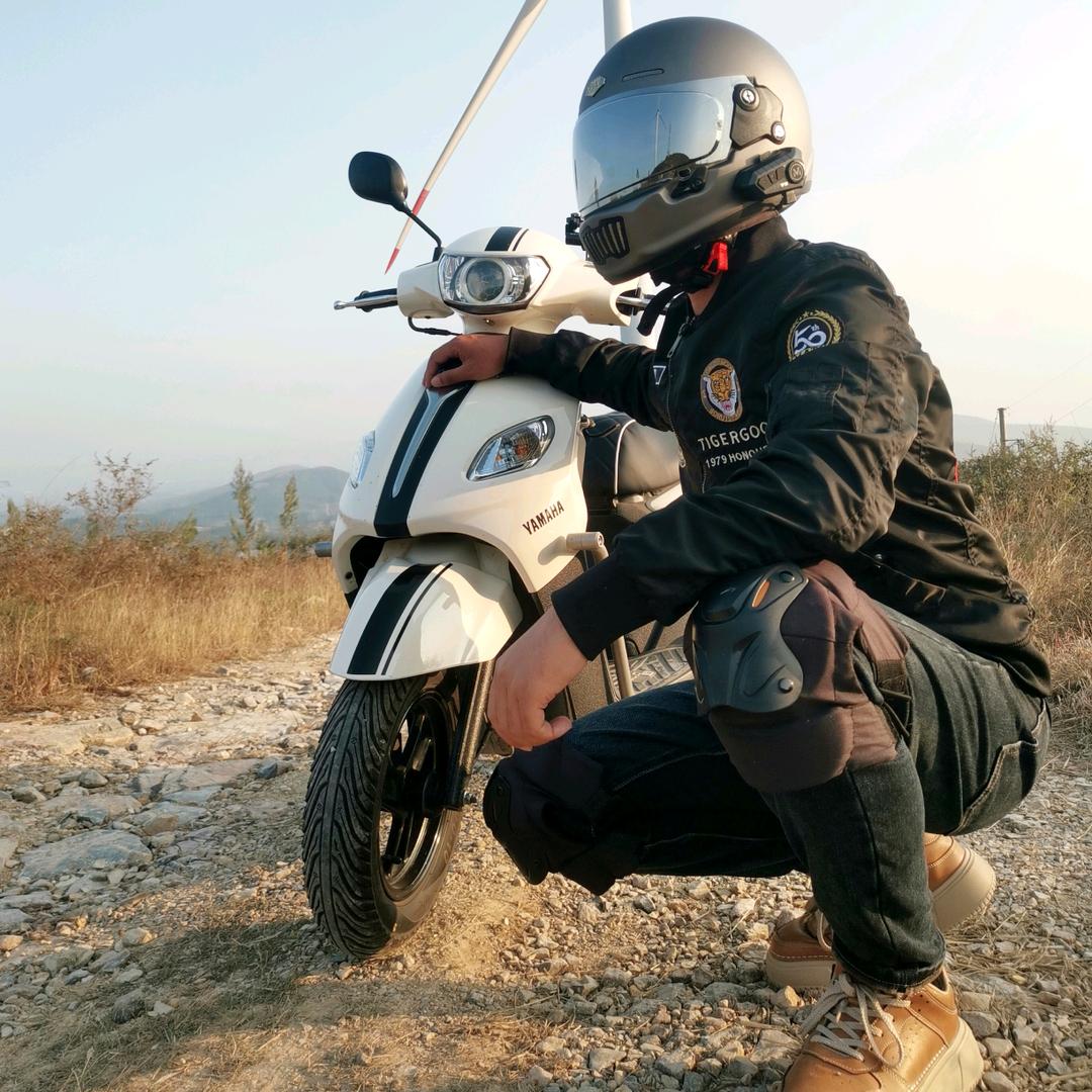 小刘骑车