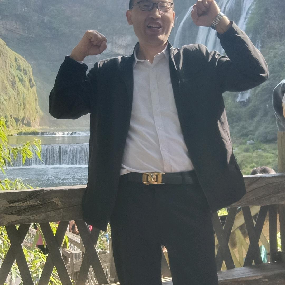 主持人（亮歌