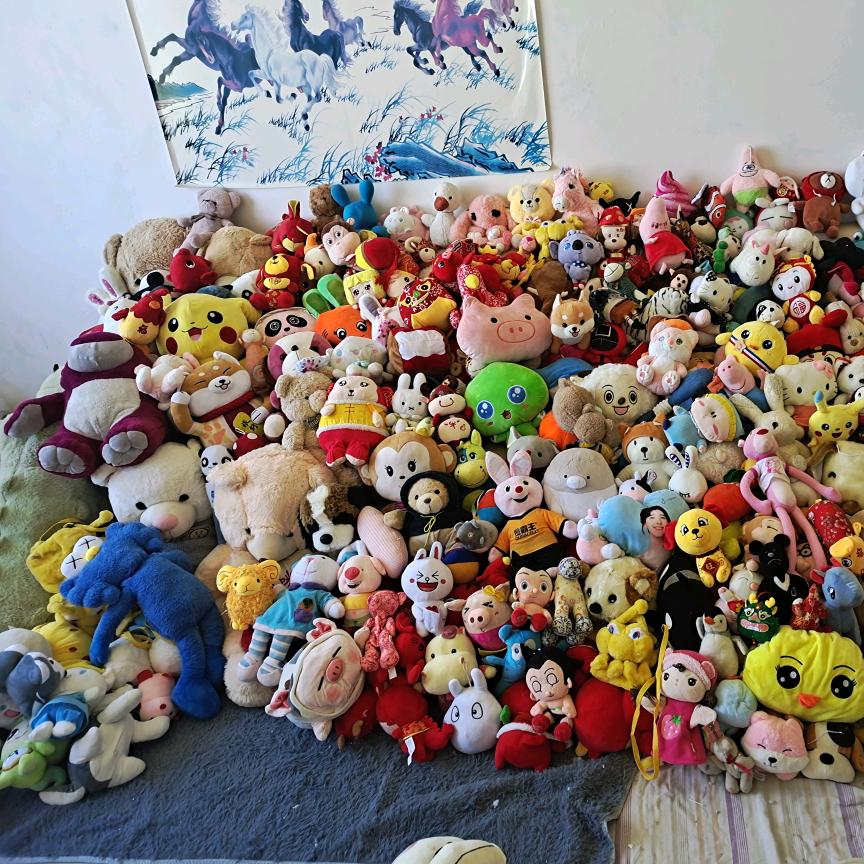 君君毛绒玩具