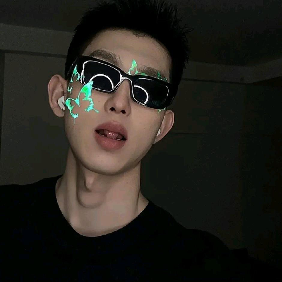 小陈~