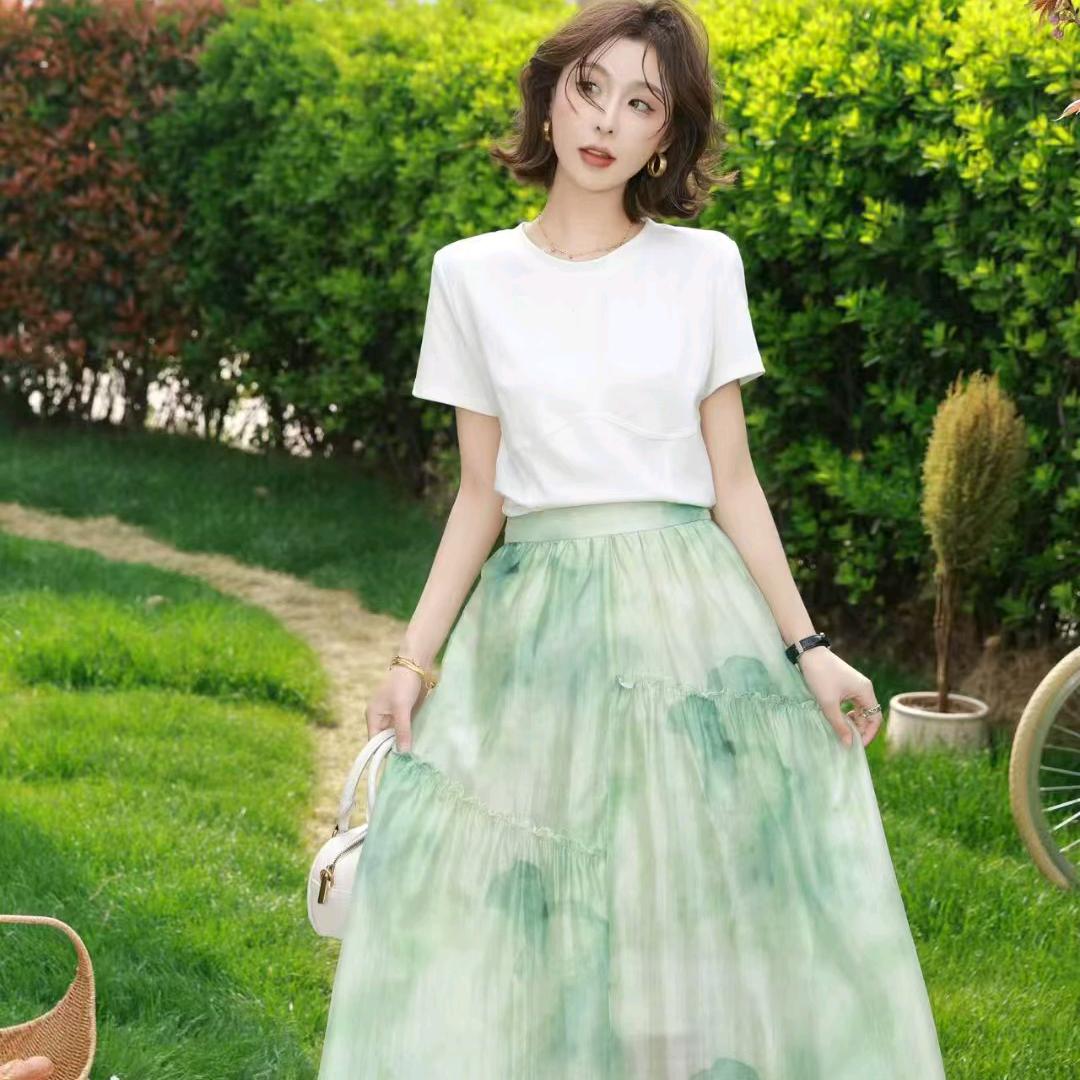 雅安草坝玲珑荟羊绒大衣、羽绒服厂销