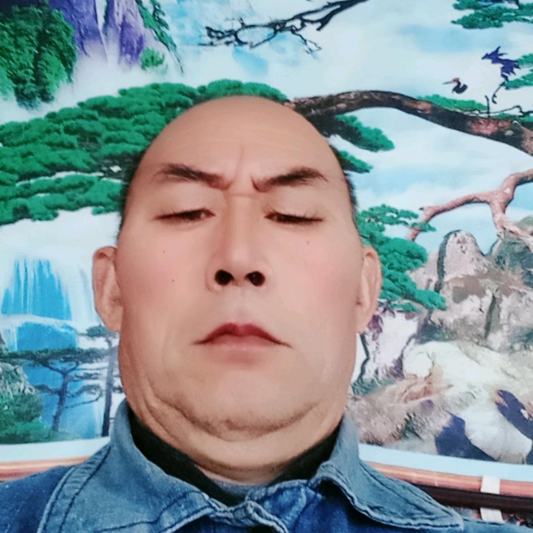 张四哥，橱窗百货超市