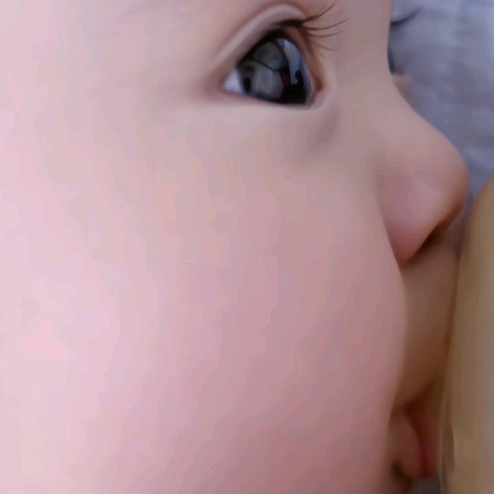 叼着奶嘴逛青楼