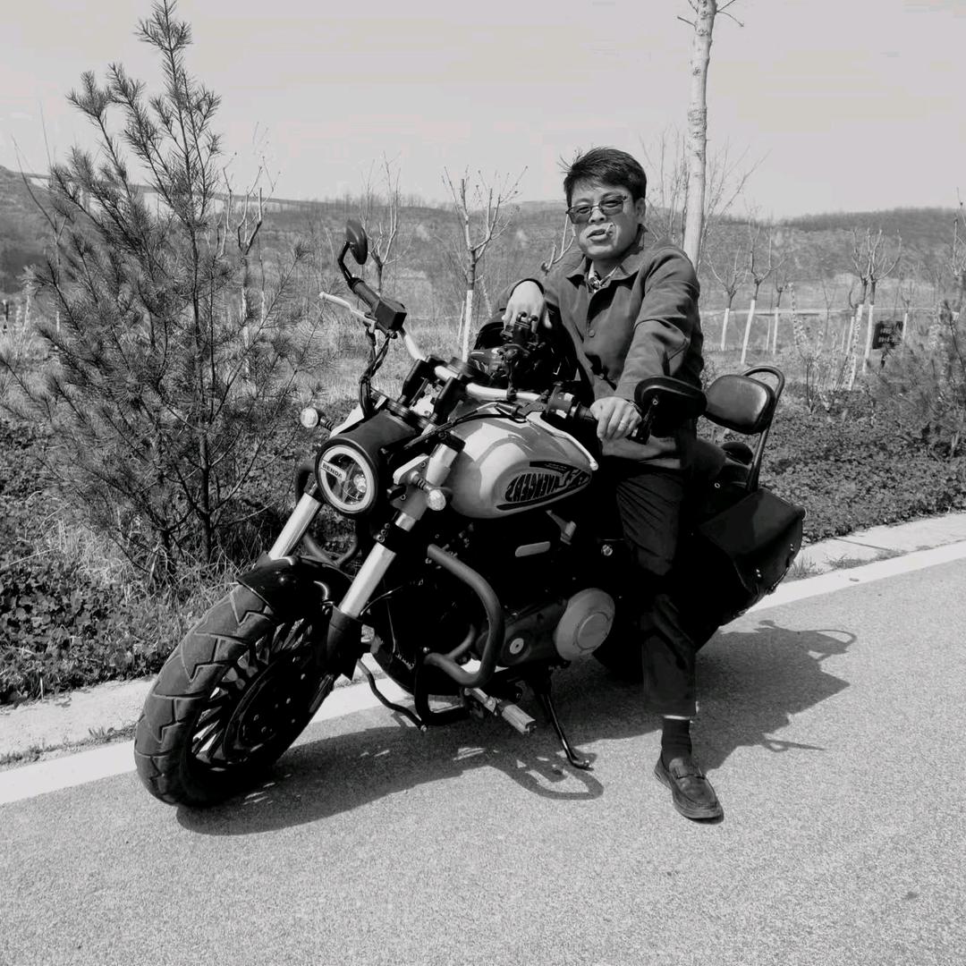 彬州市博达汽修厂《小李》
