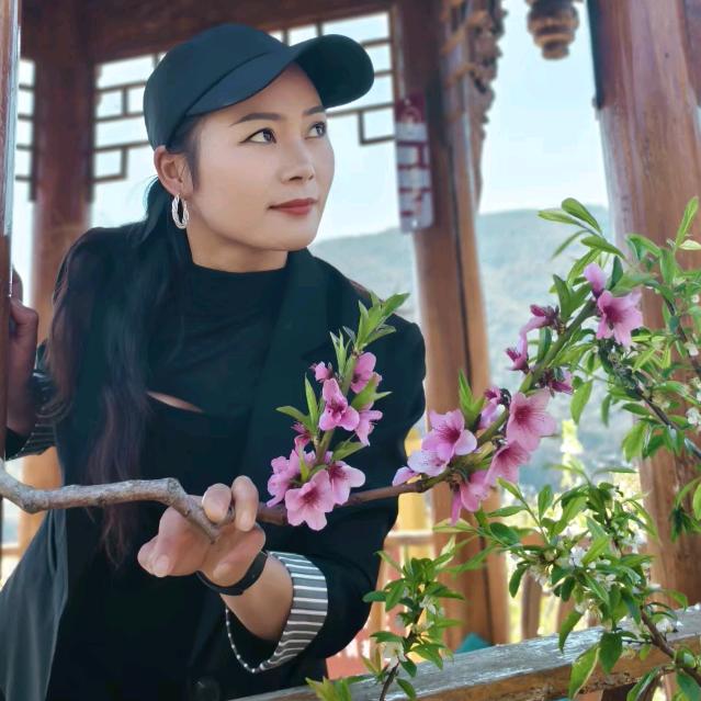 ( ͡° ͜ʖ ͡°)✧小花花🌸🌸