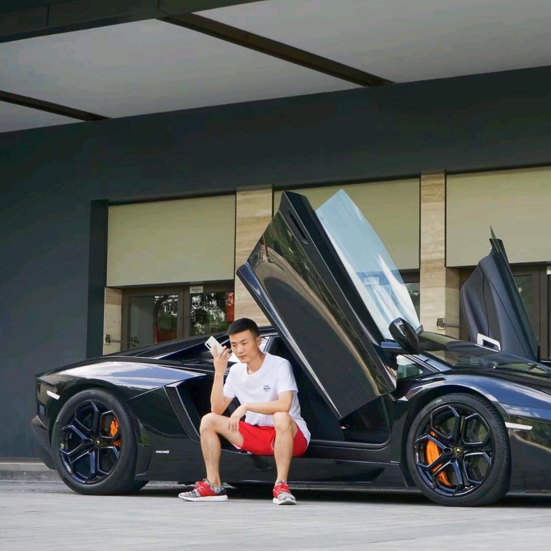 成都壹号车库（收购发现4/揽胜）