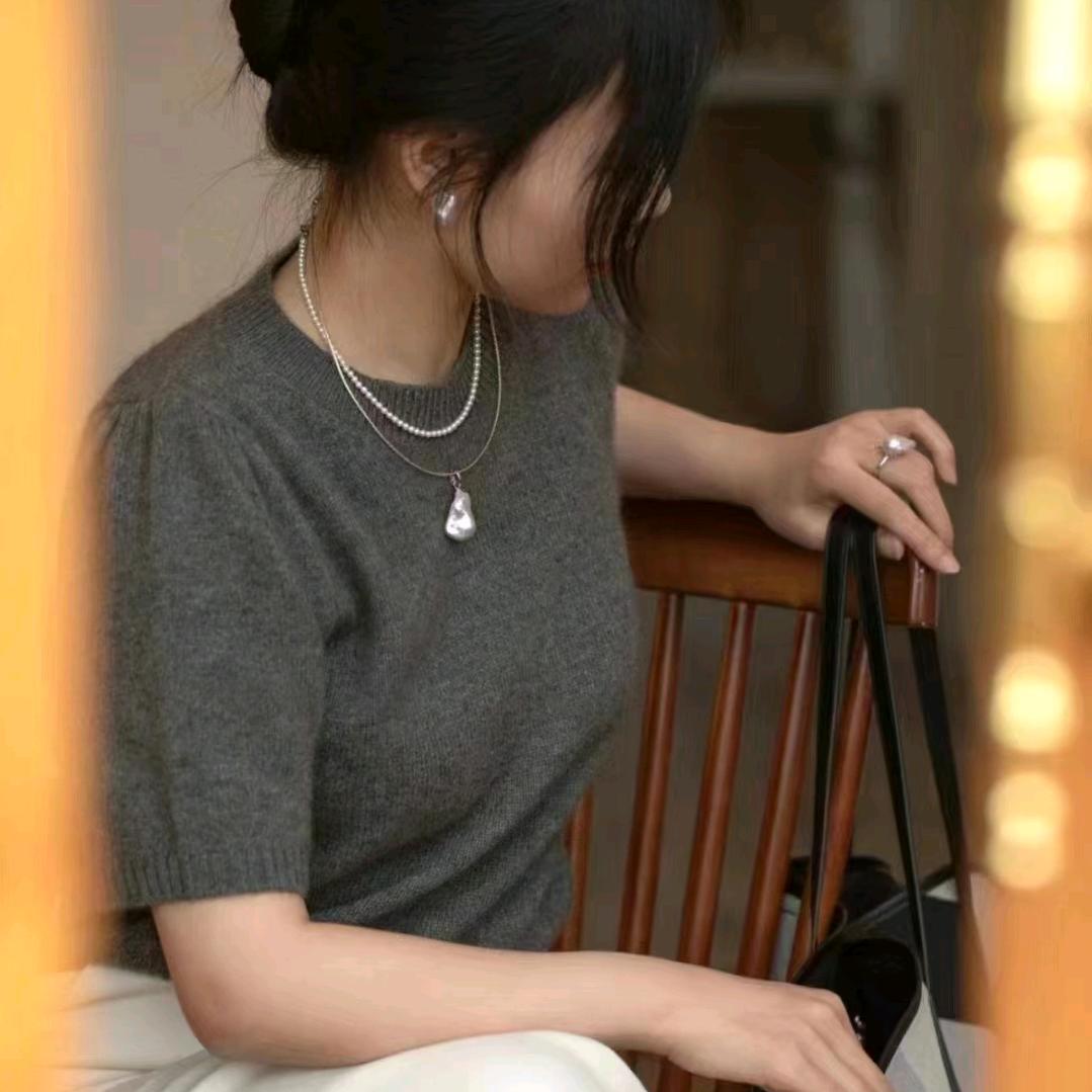 新泰鲁冠珠宝中心《君姐》