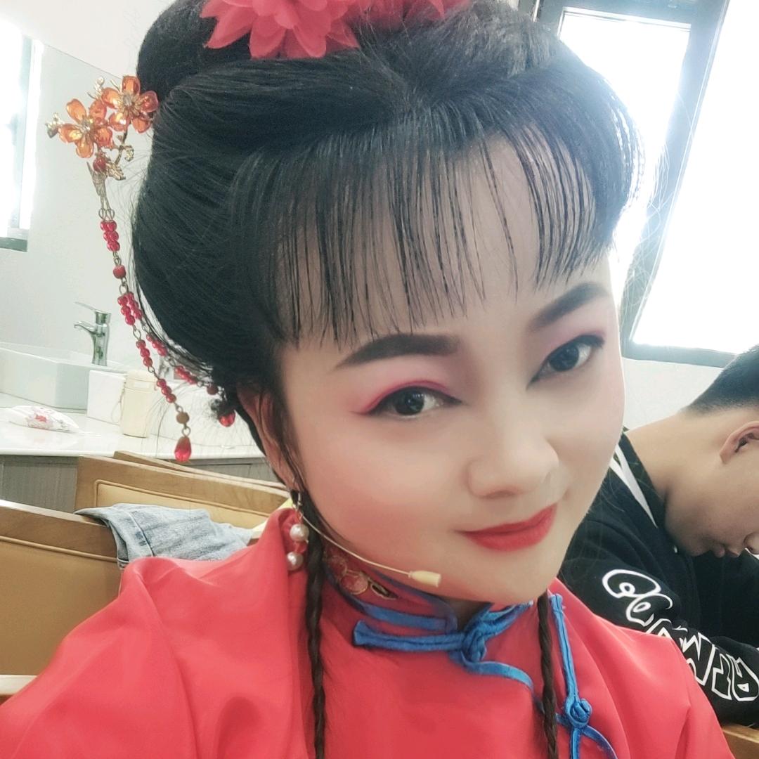 《吉祥三宝》大宝🌹勤儿