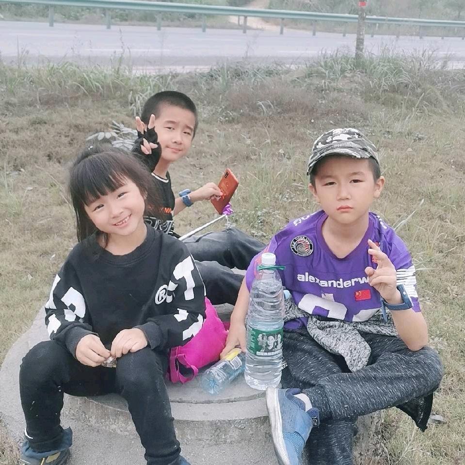 快乐三兄妹