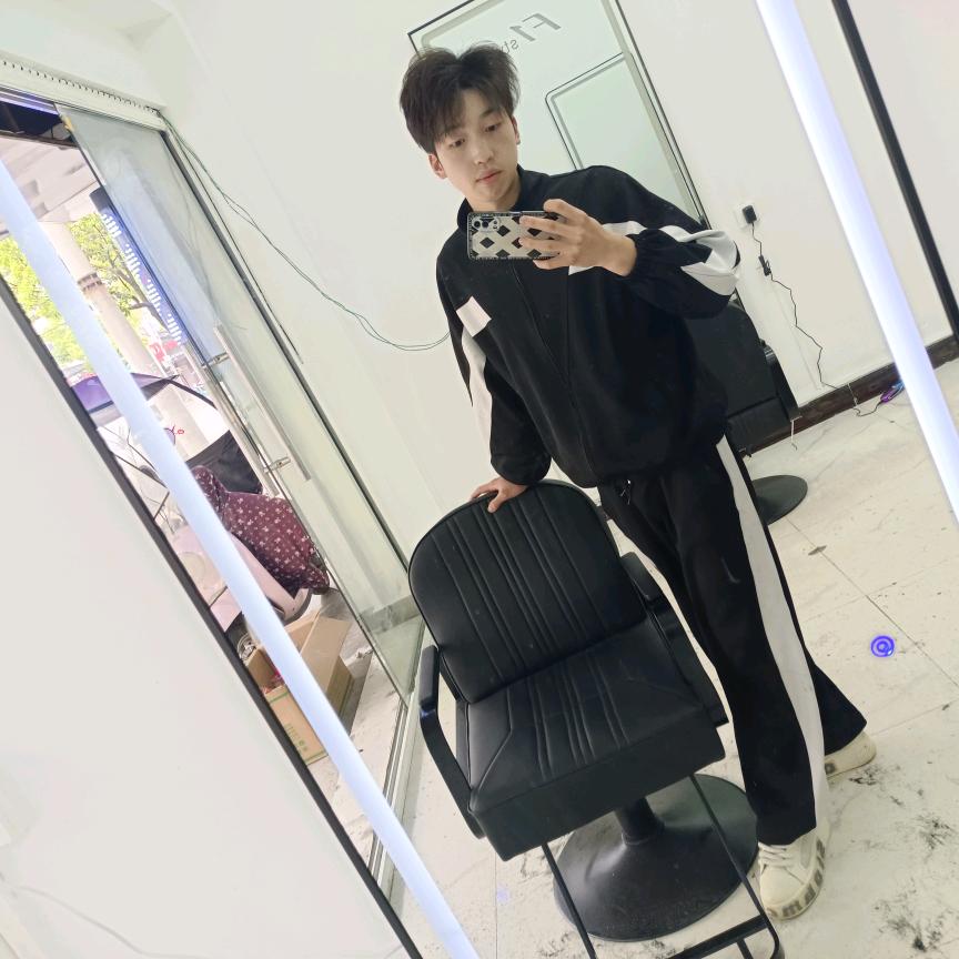 普定专做减龄设计师萧潇
