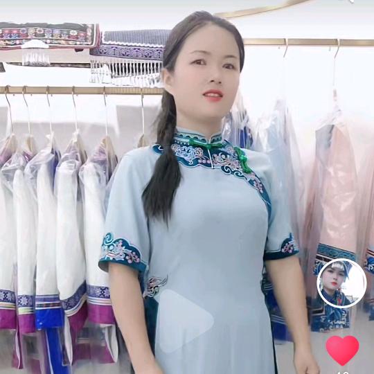 九阡民族服装穿搭小霞