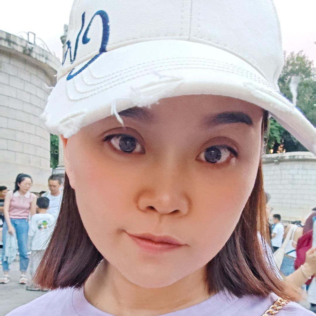 じòぴé玲（月嫂阿姨）