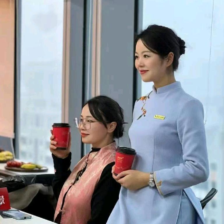 两只牛马