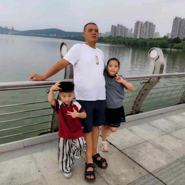 万达五金.国耀太阳能灯.张万达.免费送货