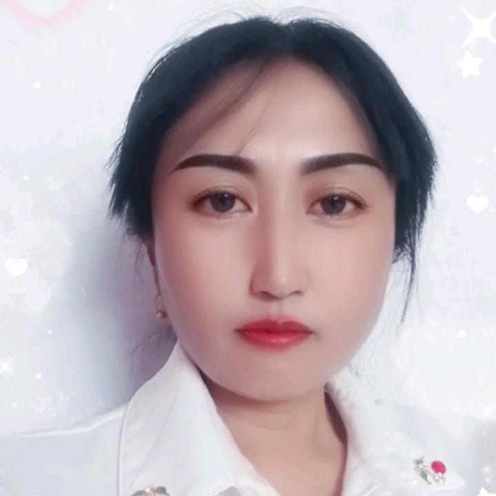 霞英