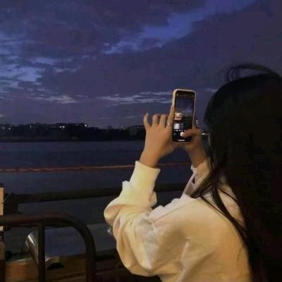 一个人在雨中
