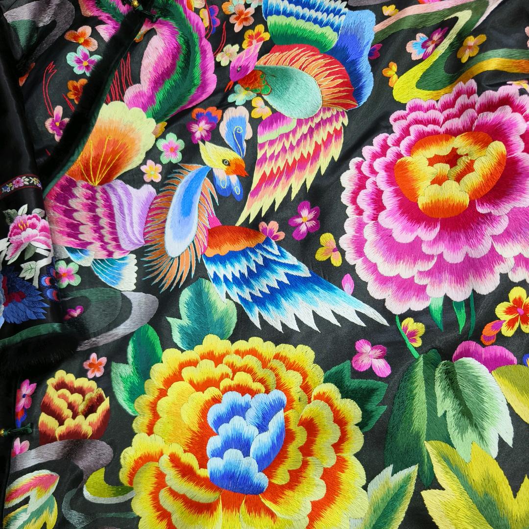 溢彩汇手绣工厂店