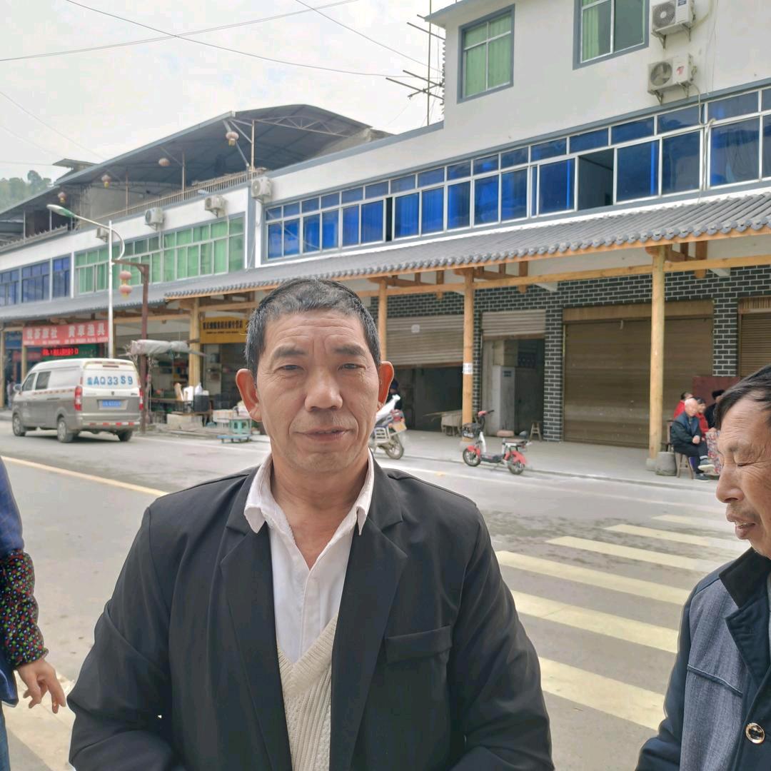蒋六吃饭主播
