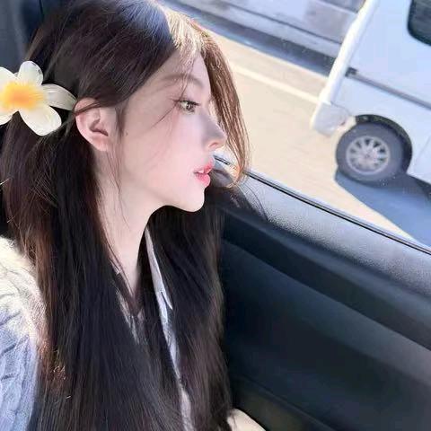 靓妆服饰