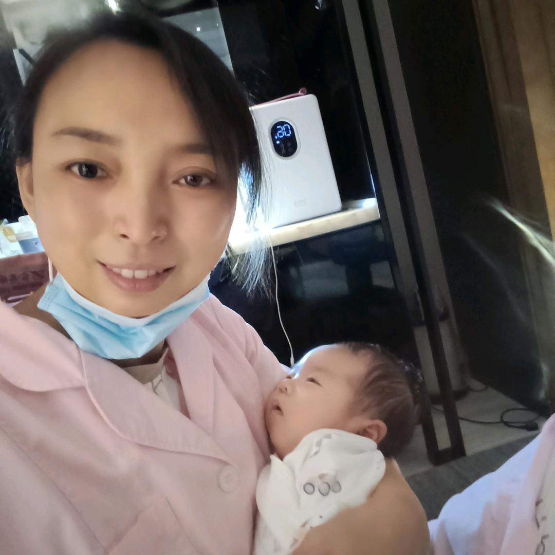 华姐(金牌月嫂)