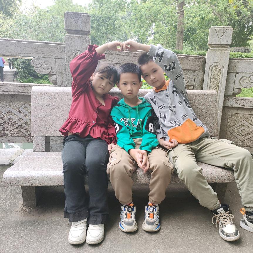 妮妮小小的妮妮