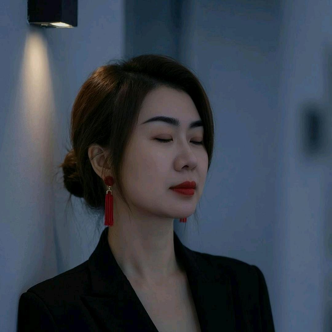 美丽的丑女人（火福老火锅大脸姐姐）