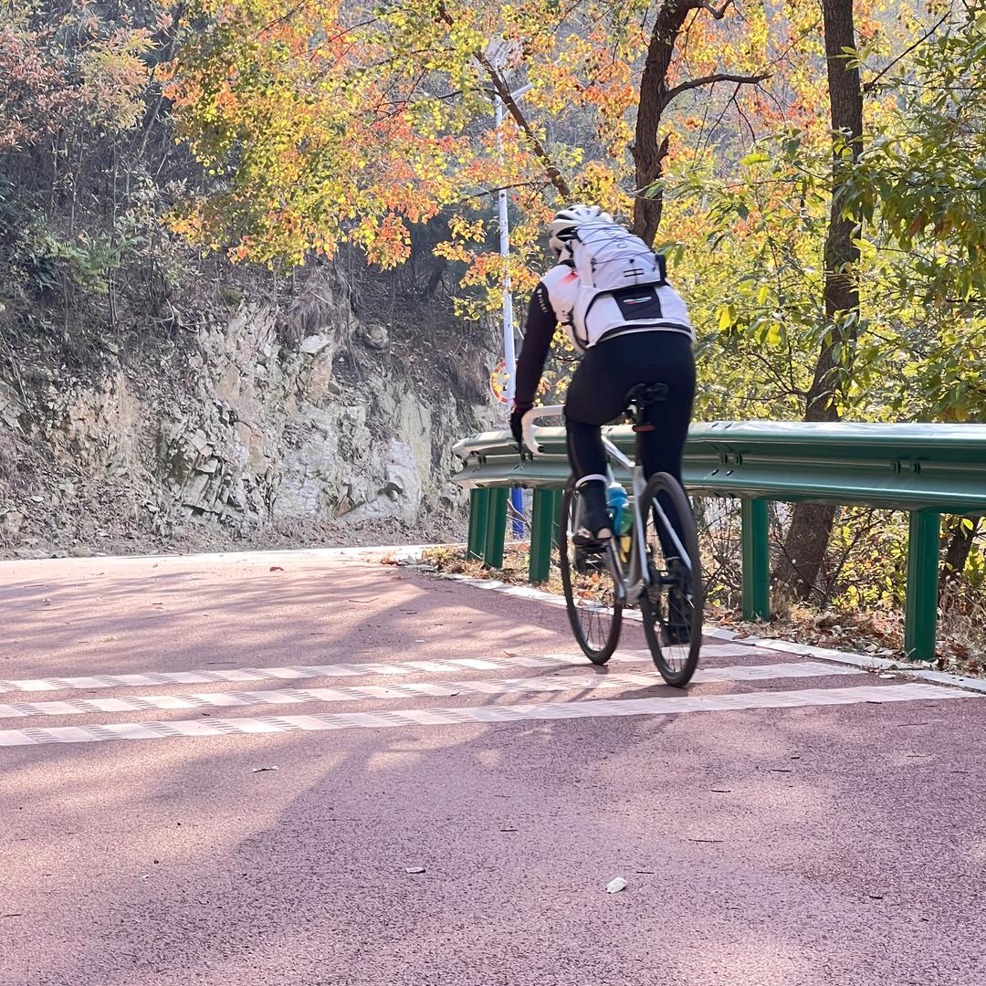 穿梭时间的画面的钟