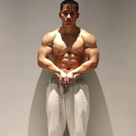 体育老师呀