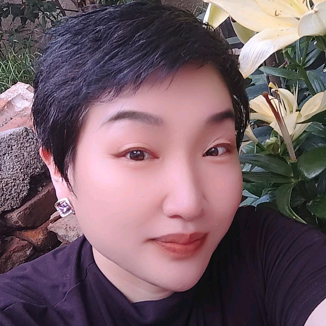 芹芹(卖裤头子的小舅子娘们)