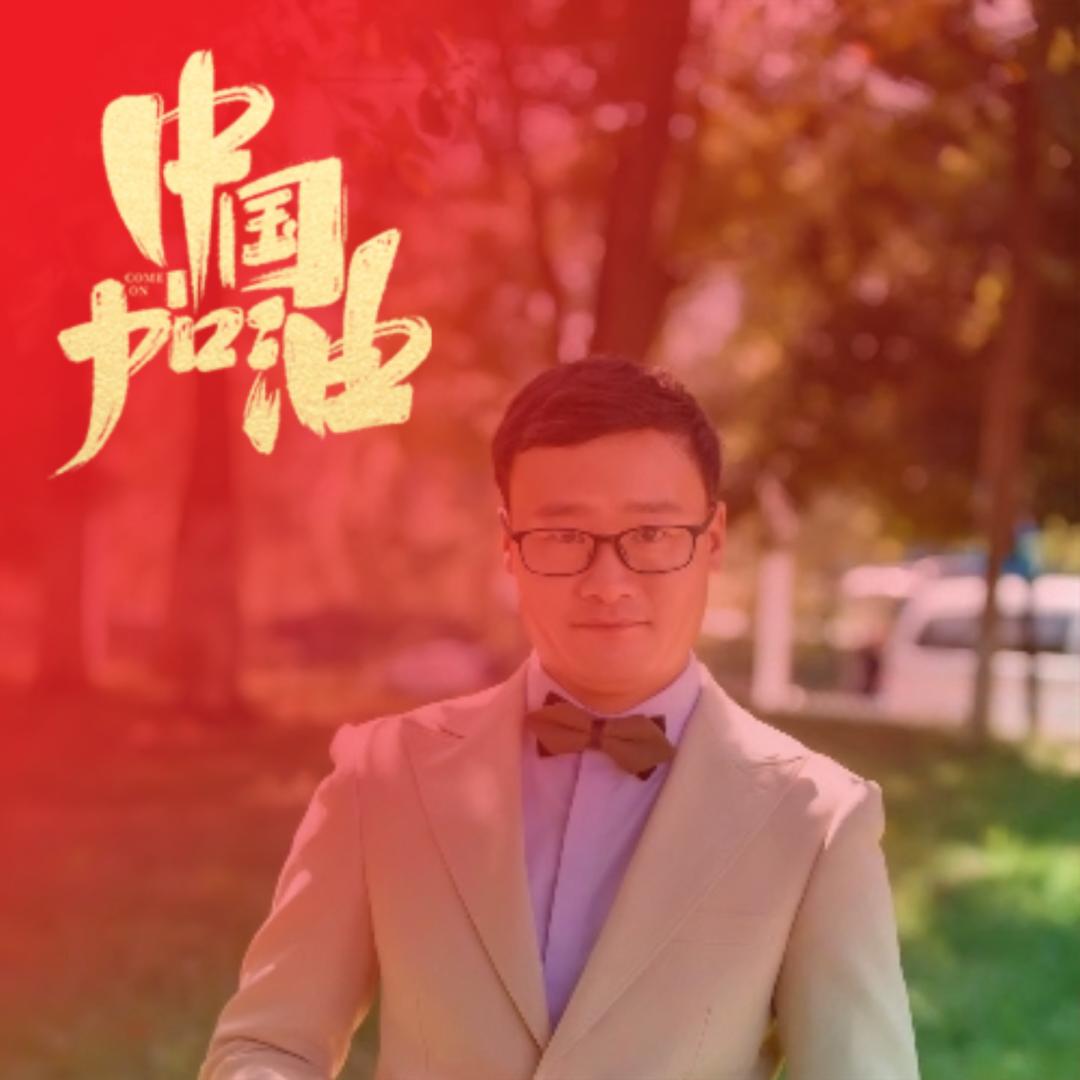 仰望天空的蓝