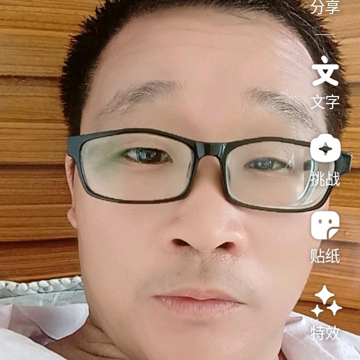 雷哥