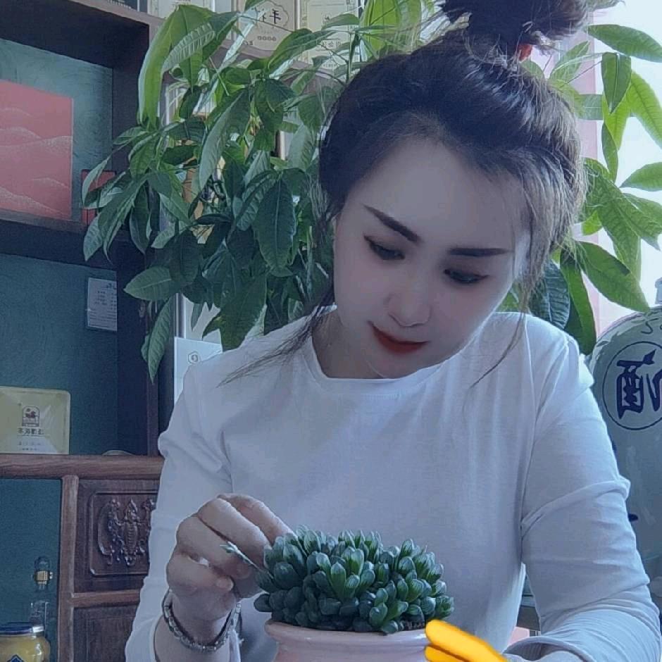 富裕县丽娜酒水行（富裕光瓶）