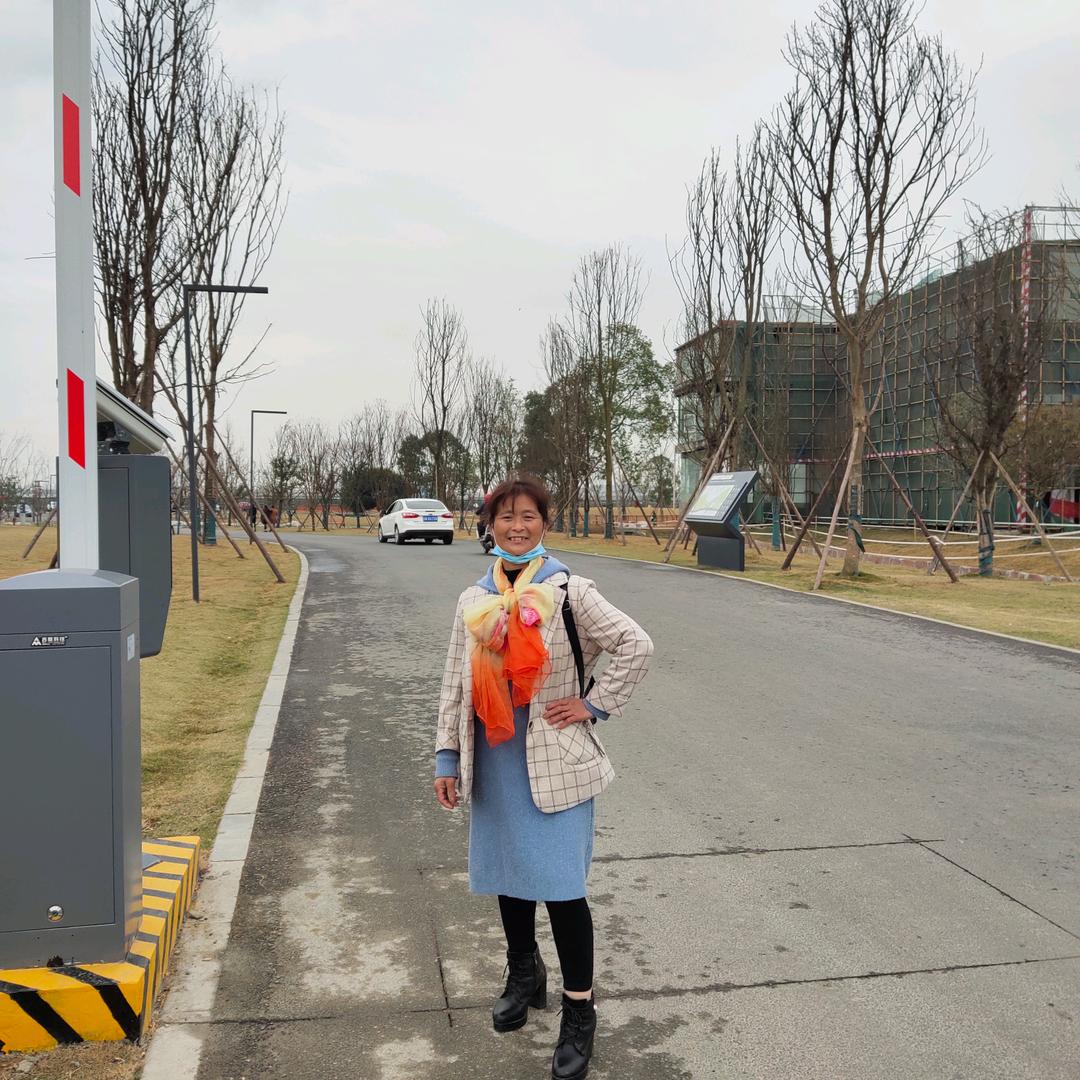 辉姐小号3（大号晚上9.10）开播