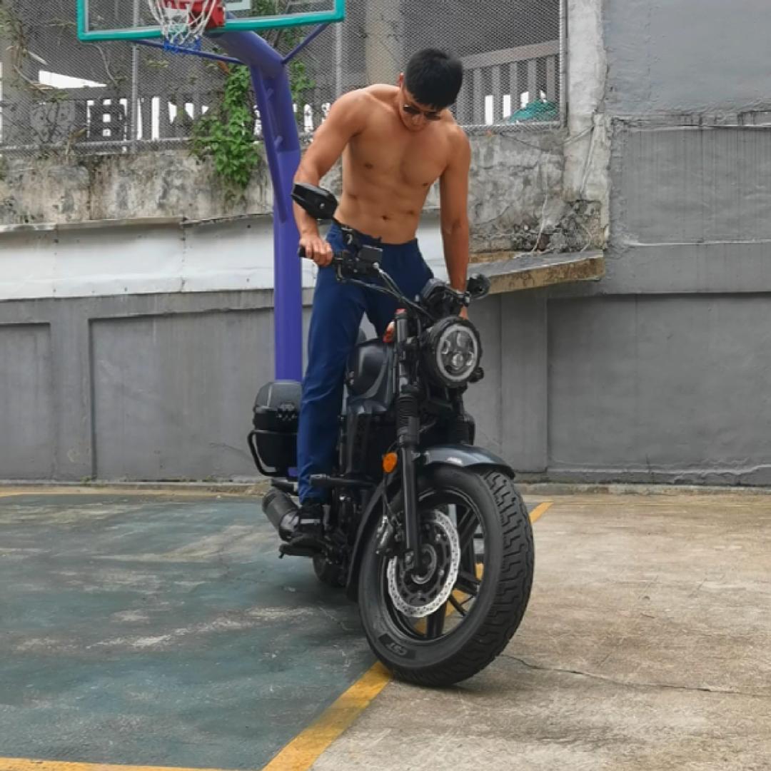 那个男人_02