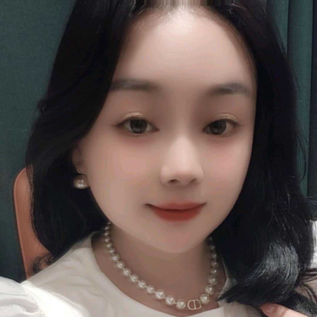 卖石材的小姐姐