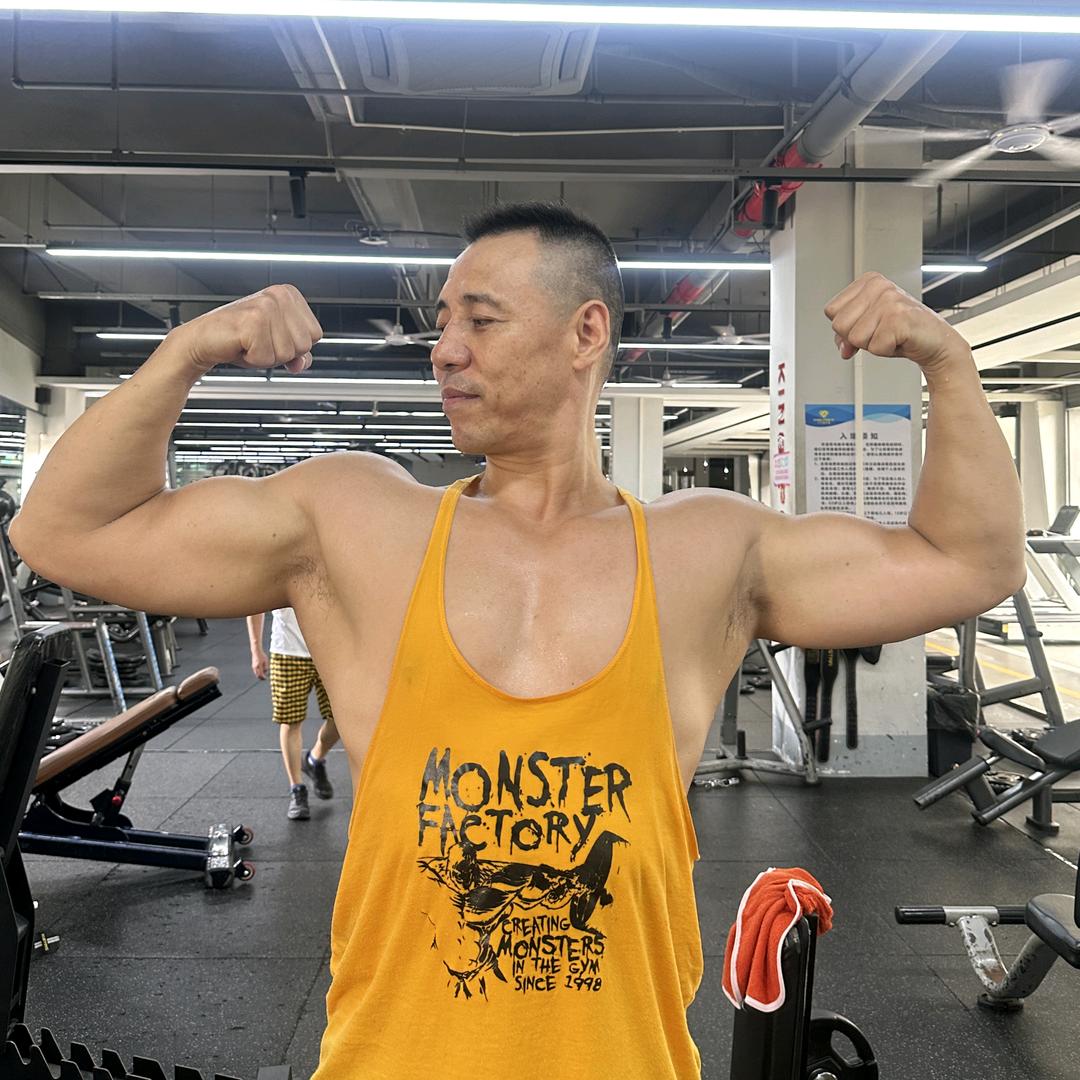 肌肉老灯(大兵)