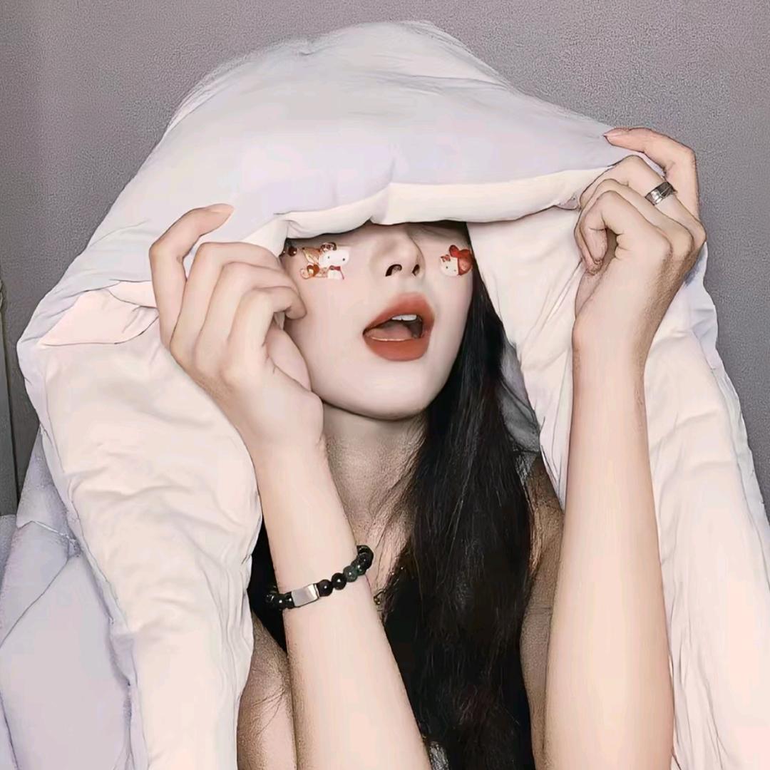 汐颜.