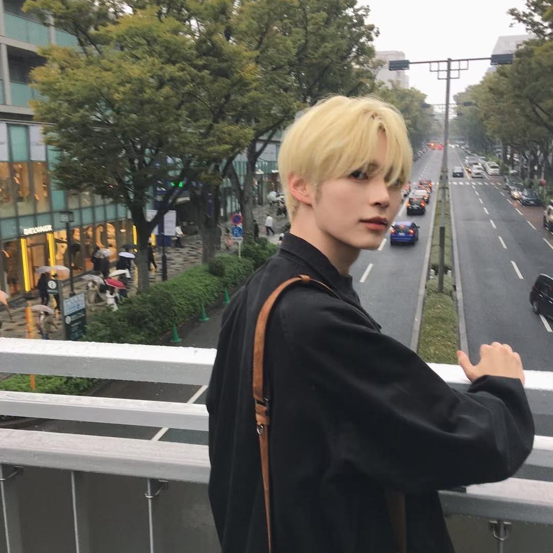 鹿小咩.