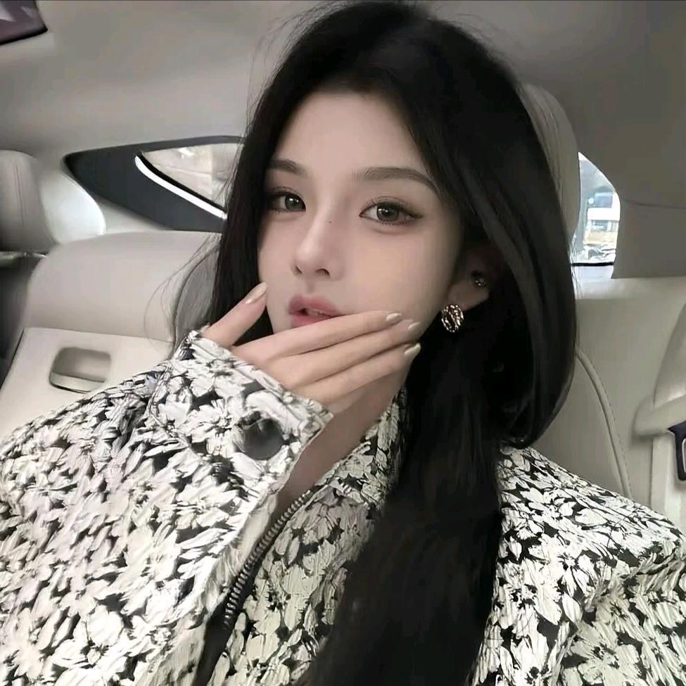 杨杨美甲美睫师