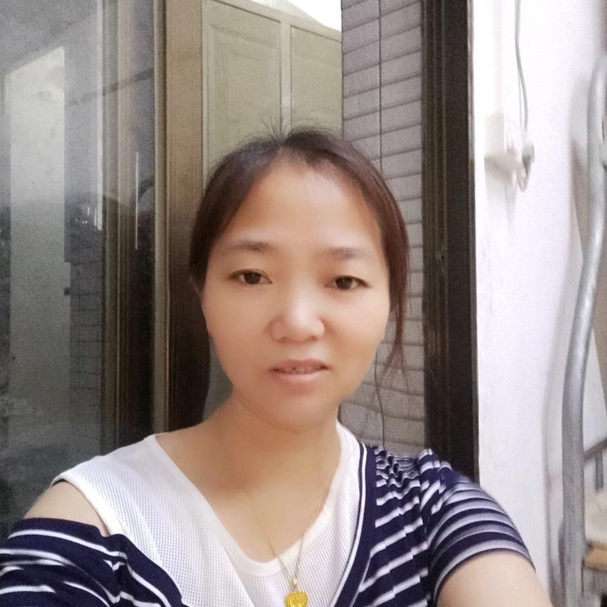 三月桃花碧映红