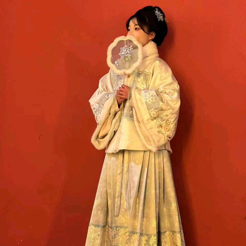 杨萍